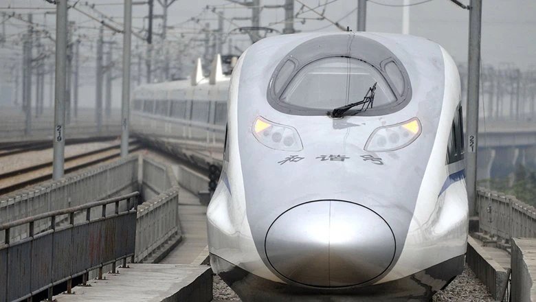 Китай запустил новый железнодорожный маршрут в обход России