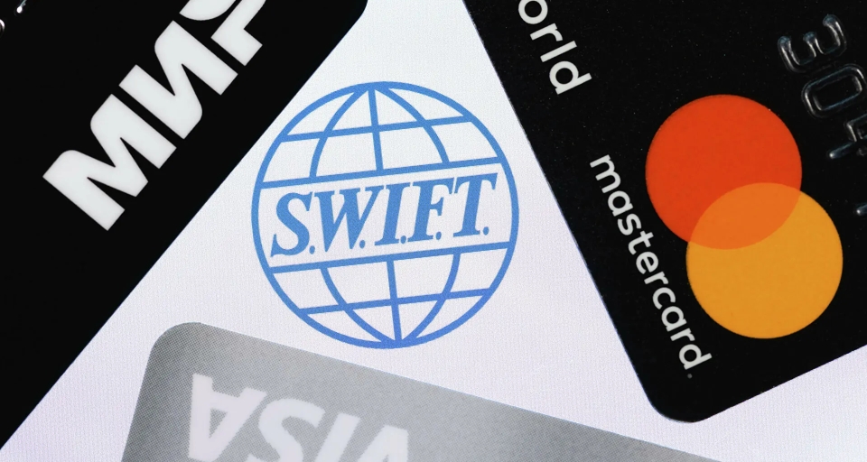 Отключение РФ от SWIFT может войти в третий пакет санкций