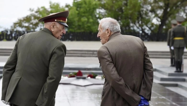 В РФ Ветеранам ко Дню Победы перечислили по 10 тыс. рублей
