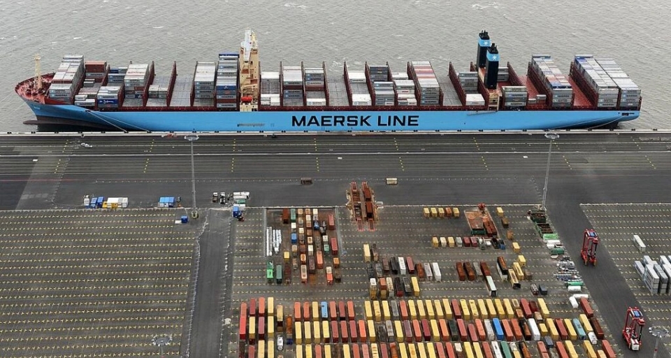 Maersk прекратила транспортировку грузов в Россию