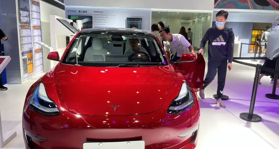 Tesla обеспечивает неожиданный рост, Китай проявляет осторожность