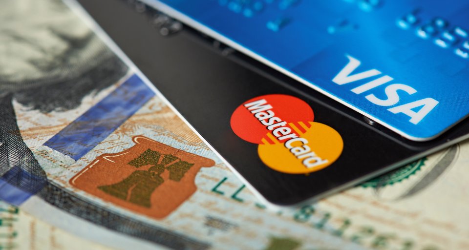 Visa или Mastercard: что выбрать для путешествий за границей?