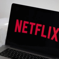 Акции Netflix подешевели на 20% из-за замедления роста числа подписчиков