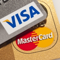 Visa и MasterCard заблокировали российские банковские карты