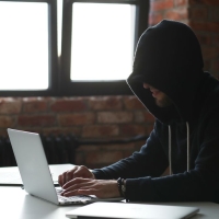 Секреты безопасности: как распознать 3 распространенные схемы мошенничества на Авито