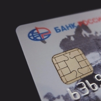 Банк России требует от банков усилить контроль над переводами с карты на карту