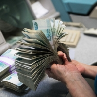 Миллиарды рублей ушли из казны на не целевые покупки чиновников