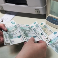 «Не время для кэша»: россиянам дали совет по сбережениям