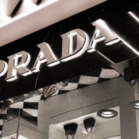 Выручка Prada по итогам 2022 года увеличилась до рекордных €4,2 млрд
