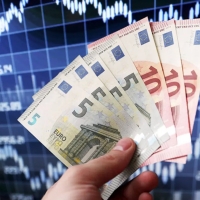 Курс евро на Мосбирже обновил исторический максимум