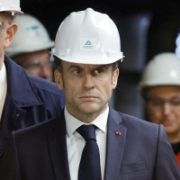 Макрон обещает восстановить заводы и усилить экономику Франции, пострадавшую от протестов против пенсионной реформы