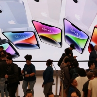 Apple превзошла оценку выручки и прибыли за счет роста продаж iPhone