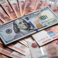 «У рубля перспективы не очень хорошие». Стоит ли покупать доллары