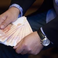 Более 10-ти тысяч россиян зарабатывают за месяц больше миллиона