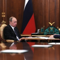 Сечин пожаловался Путину из-за того что не дали денег на освоение Арктики
