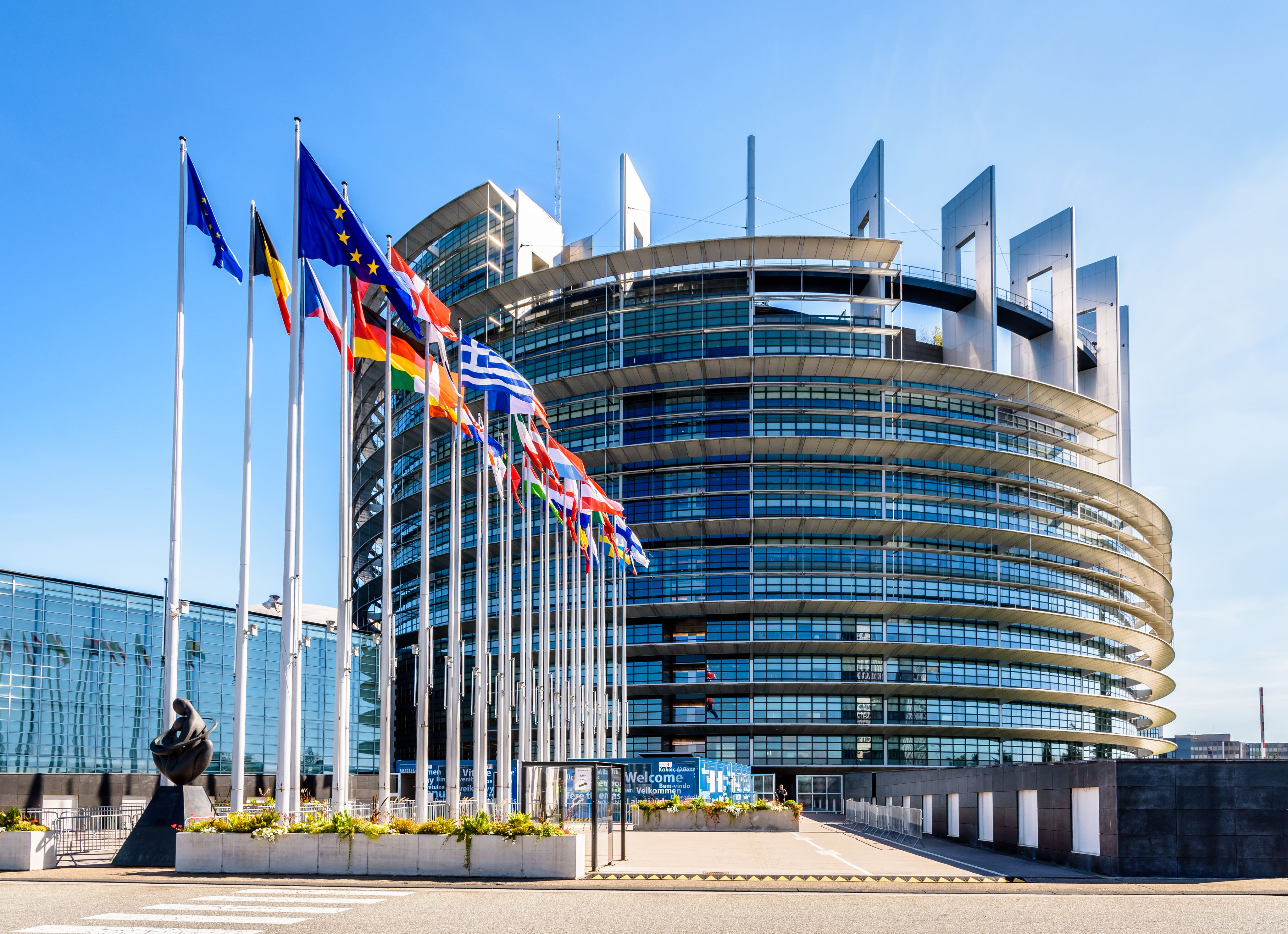 Совет европы оон. Страсбург Европарламент. Здание Европарламента в Страсбурге. Здание Европарламента в Брюсселе. Брюссель парламент Евросоюза здание.